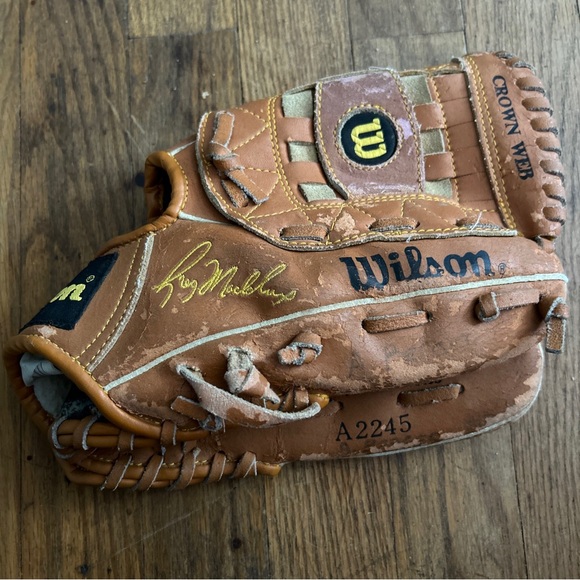 Wilson Other - Wilson Greg Maddox 10 3/4 Baseball Mitt
